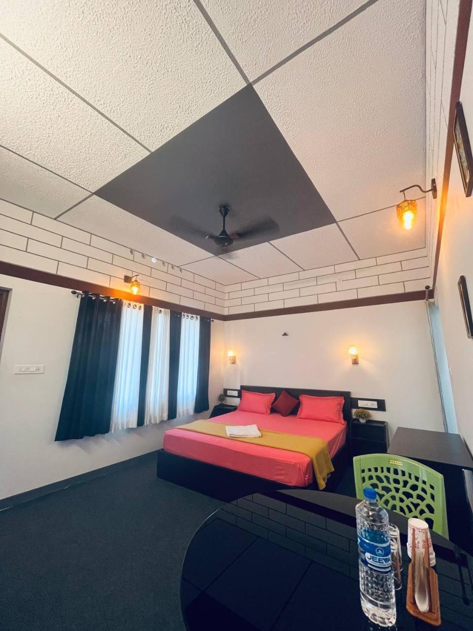 Linn View Home Stay Munnar Pokoj fotografie